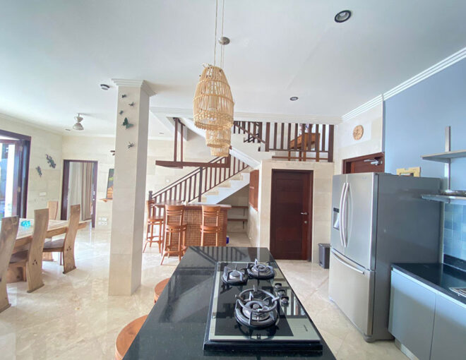 4 Beds Villa