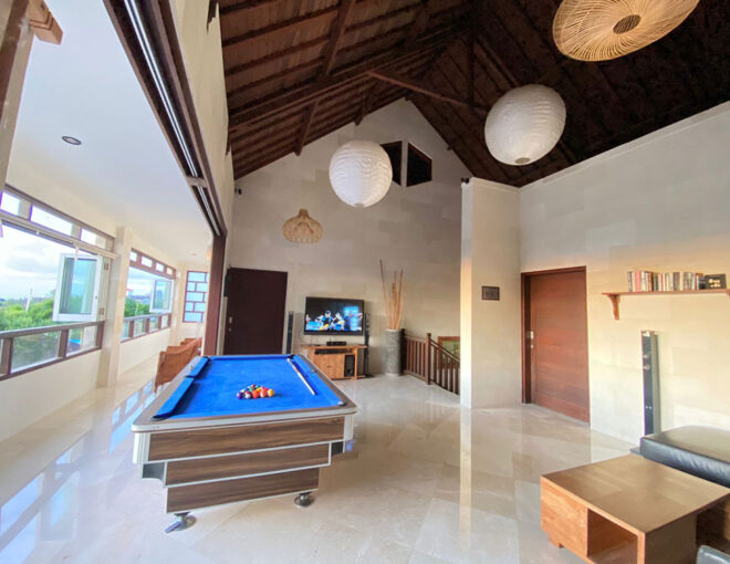 4 Beds Villa