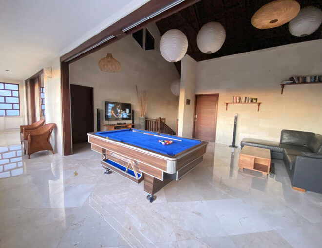 4 Beds Villa